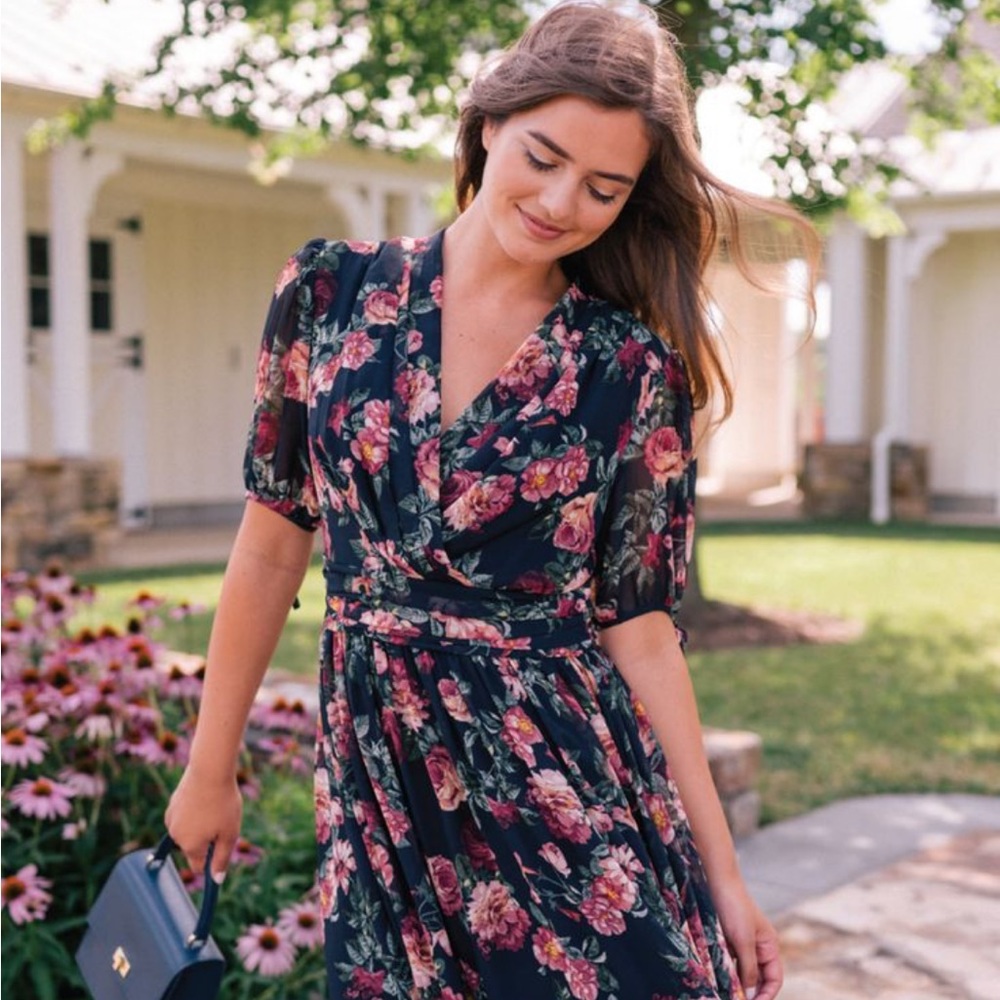 NWOT Gal Meets Glam Ashlynn Dress